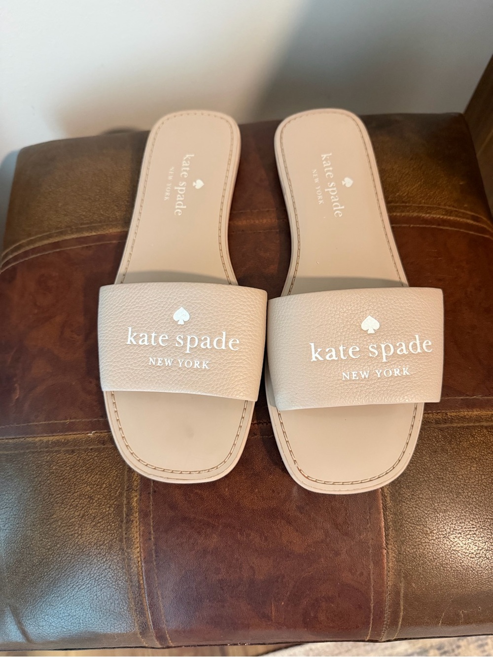 kate spade beige logo slide sandals - Picture 1 of 3